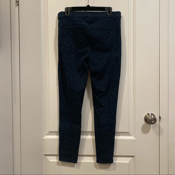 Spanx Jean-Ish Leopard Print Leggings - Picture 6 of 6